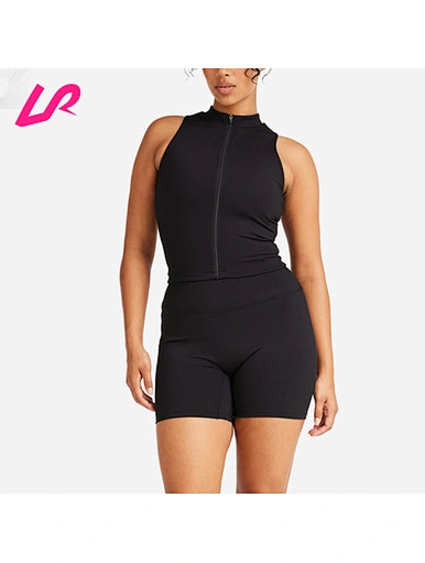 Cover up in style with our zip up tank top. Designed for comfort and support, it's a must-have for any workout wardrobe. Shop now and stay ahead of the trend.